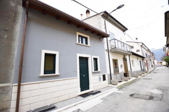 ...écche se dòrme Castelvecchio Subequo Exterior foto